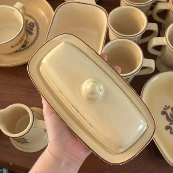 Pfaltzgraff Butter Dish - Picture 2 of 4